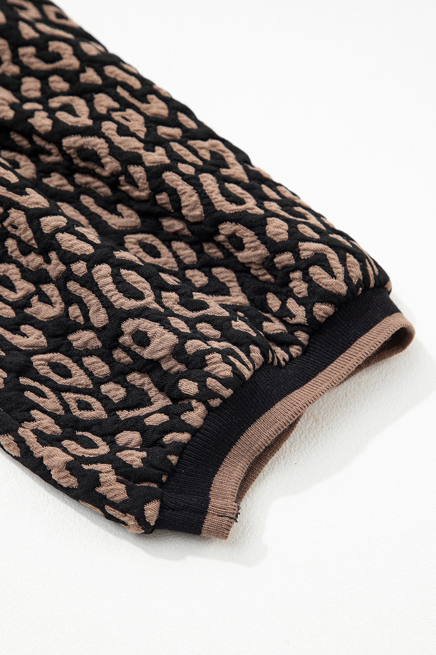 Leopard Contrast Trim Puffy 3/4 Sleeve Top