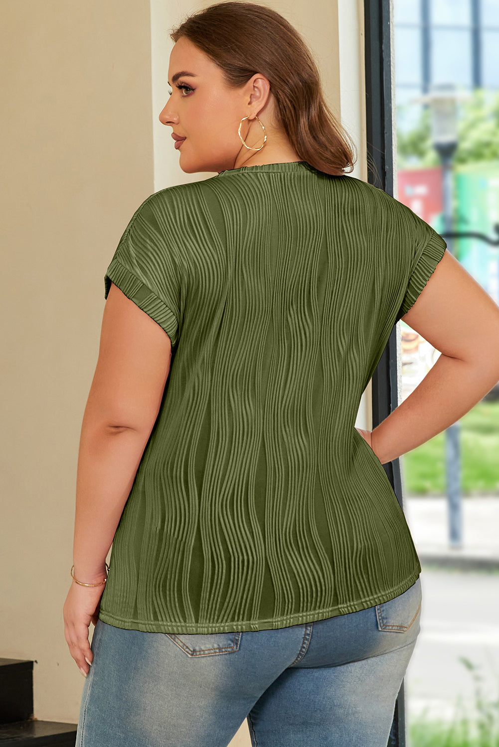 Plus Size Solid Wavy Textured Short Sleeve Tee