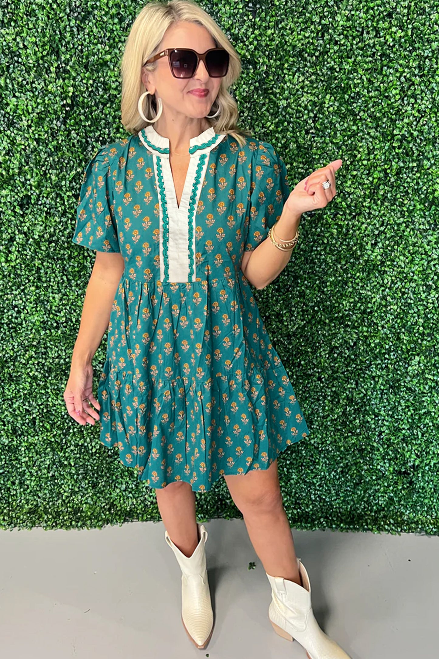 Floral Contrast Trim V-Neck Short Sleeve Dress