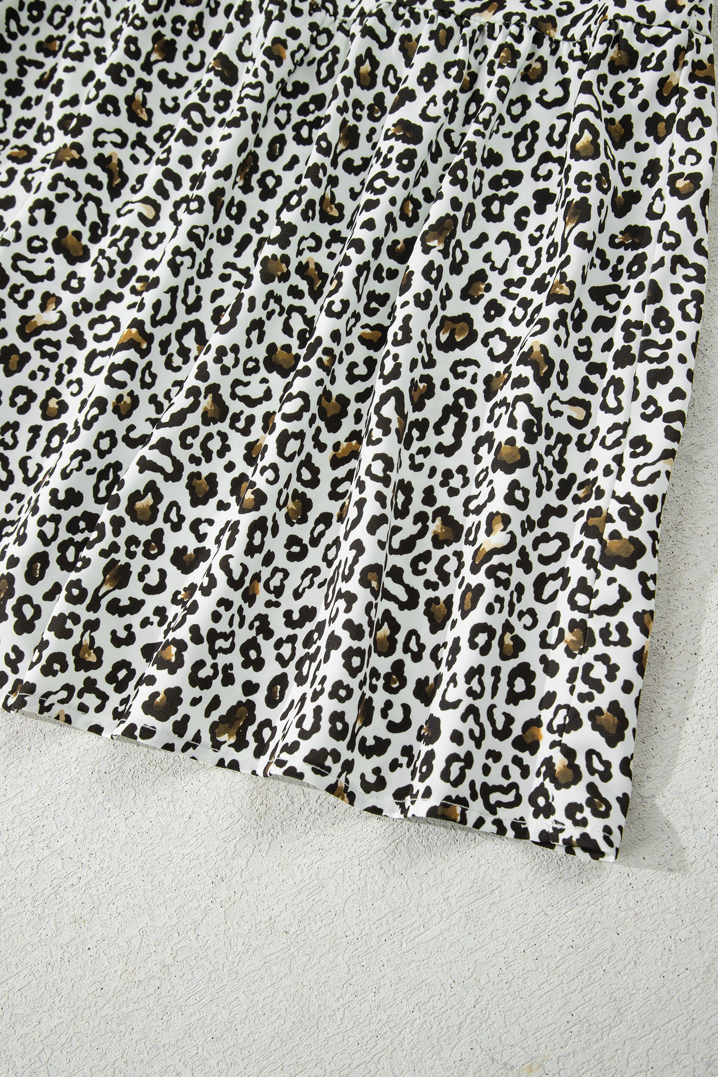 Plus Size Leopard Contrast Trim Puff Sleeve Blouse