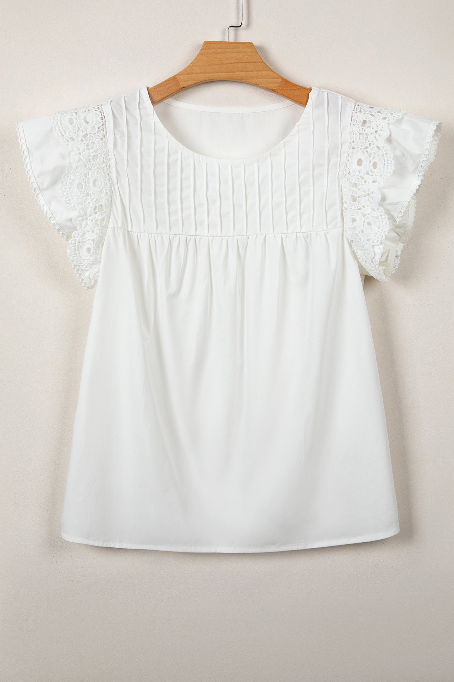 Lace Flutter Sleeve Pleated Round Neck Blouse