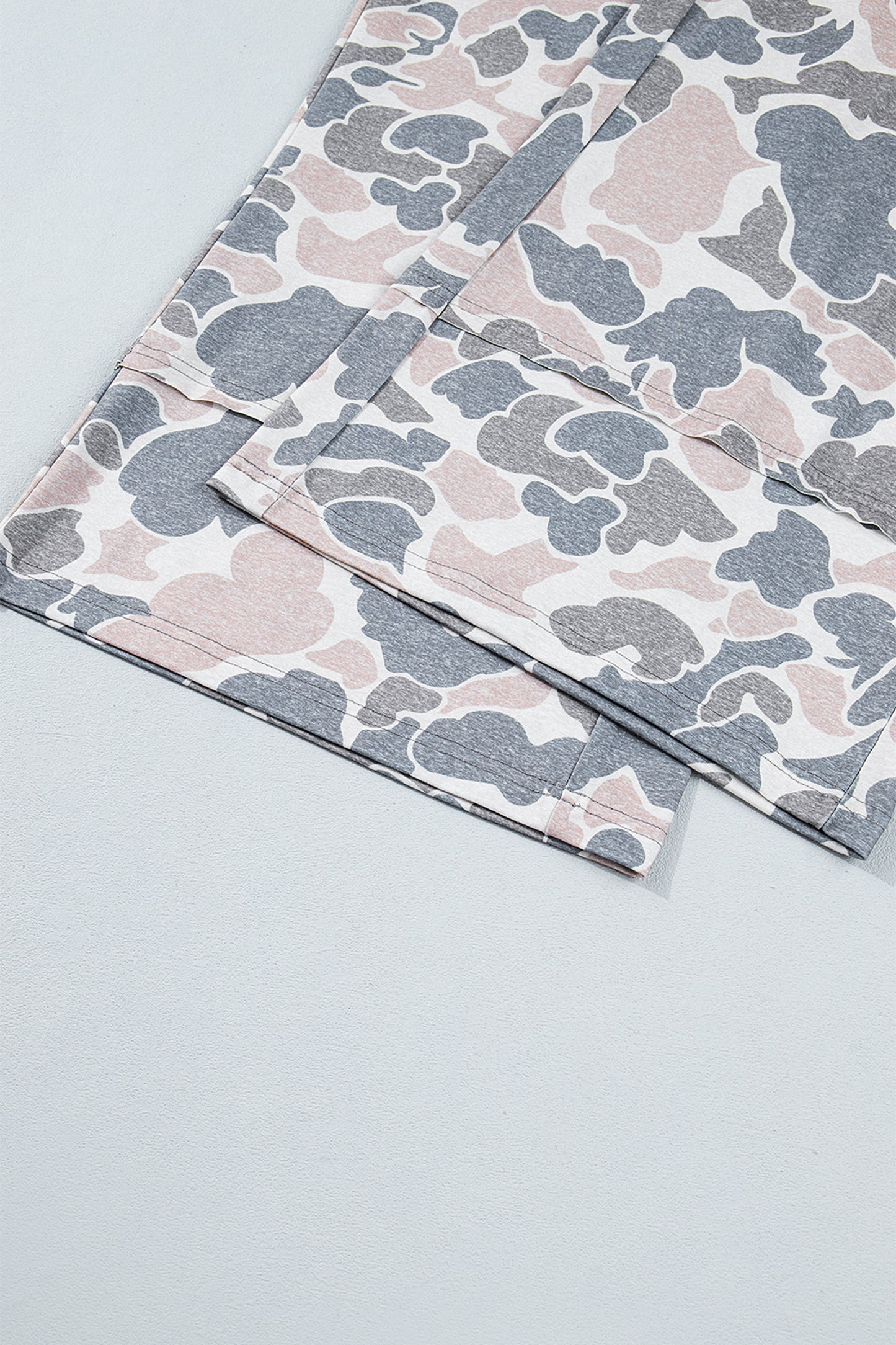 Plus Size Camo Patch Pocket Drawstring Cropped Pants