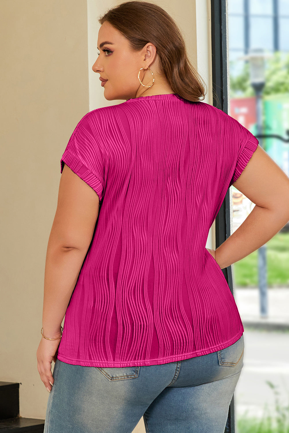 Plus Size Solid Wavy Textured Short Sleeve Tee