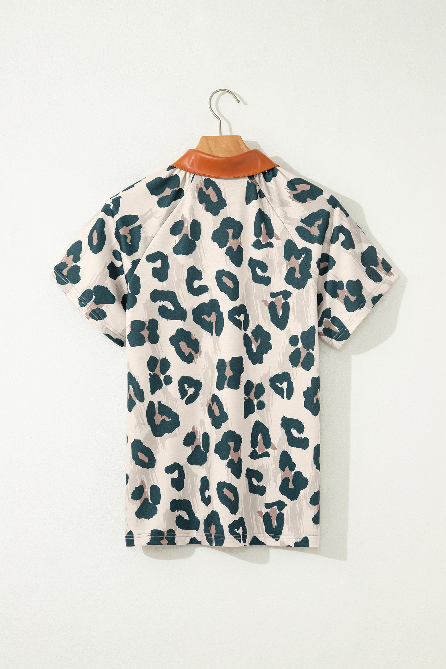 Leopard Buttoned Contrast Collar Short Sleeve Blouse
