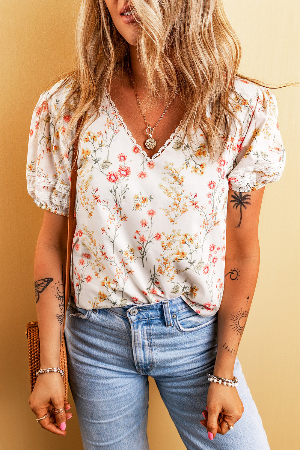 Floral Lace Trim Puff Sleeve Blouse