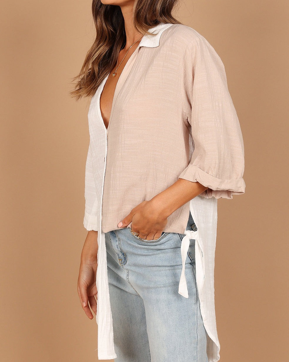 Colorblock Collared Curved Hem Shirt