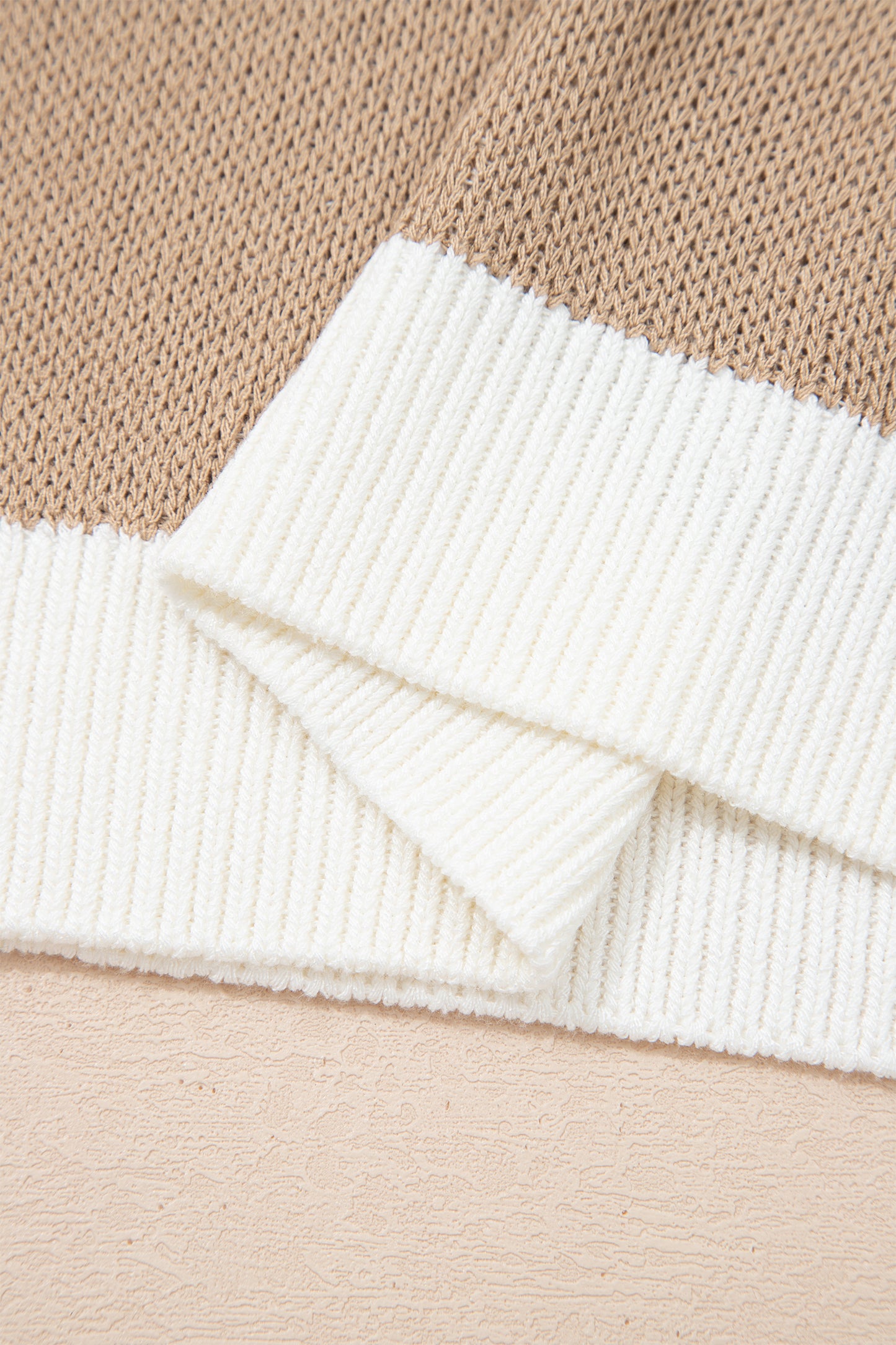 Western Horseshoe Contrast Trim Short Sleeve Sweater