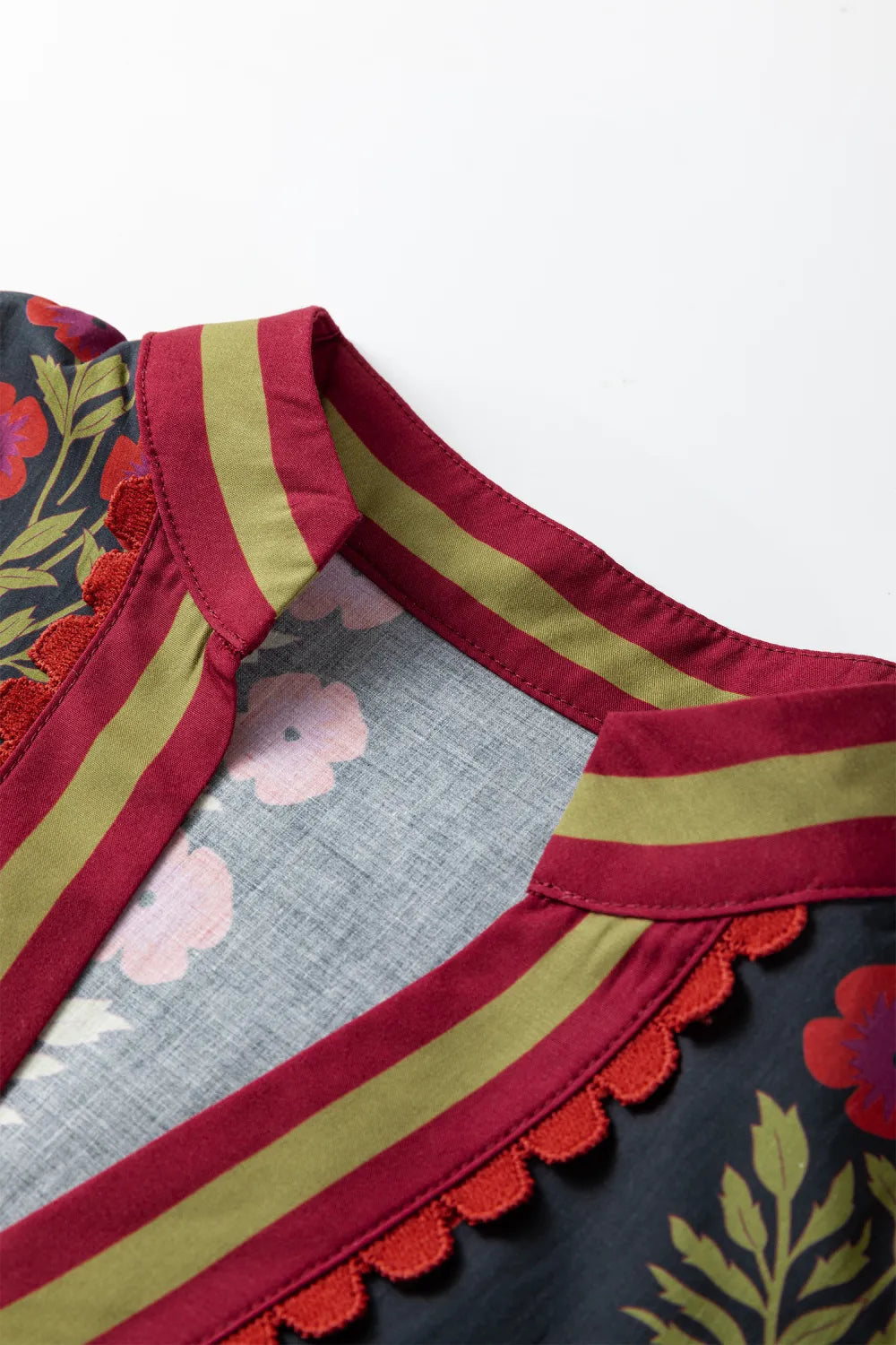 Floral Contrast Slit V-Neck Short Bubble Sleeve Blouse