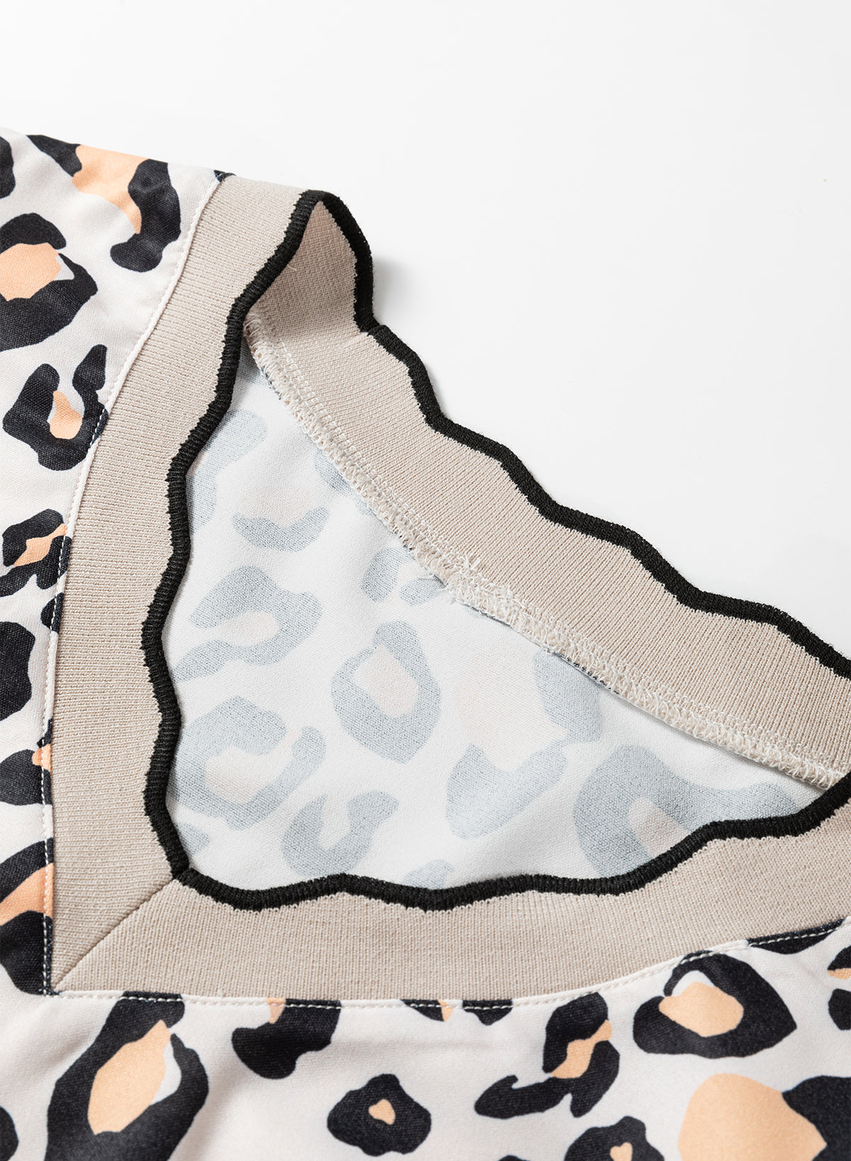 Leopard Contrast Scallop V-Neck Long Sleeve Blouse