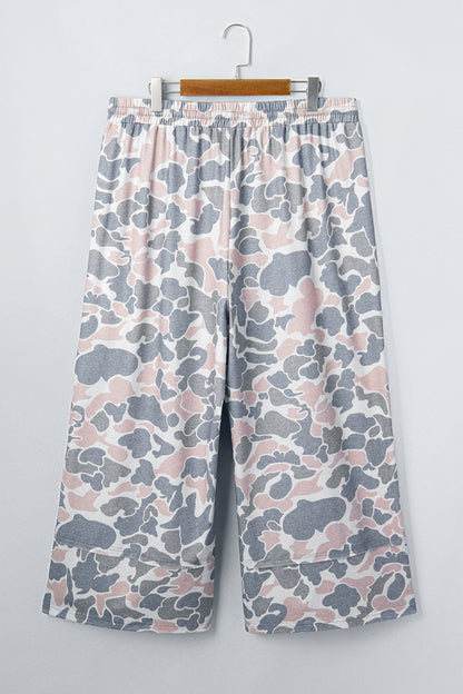 Plus Size Camo Patch Pocket Drawstring Cropped Pants