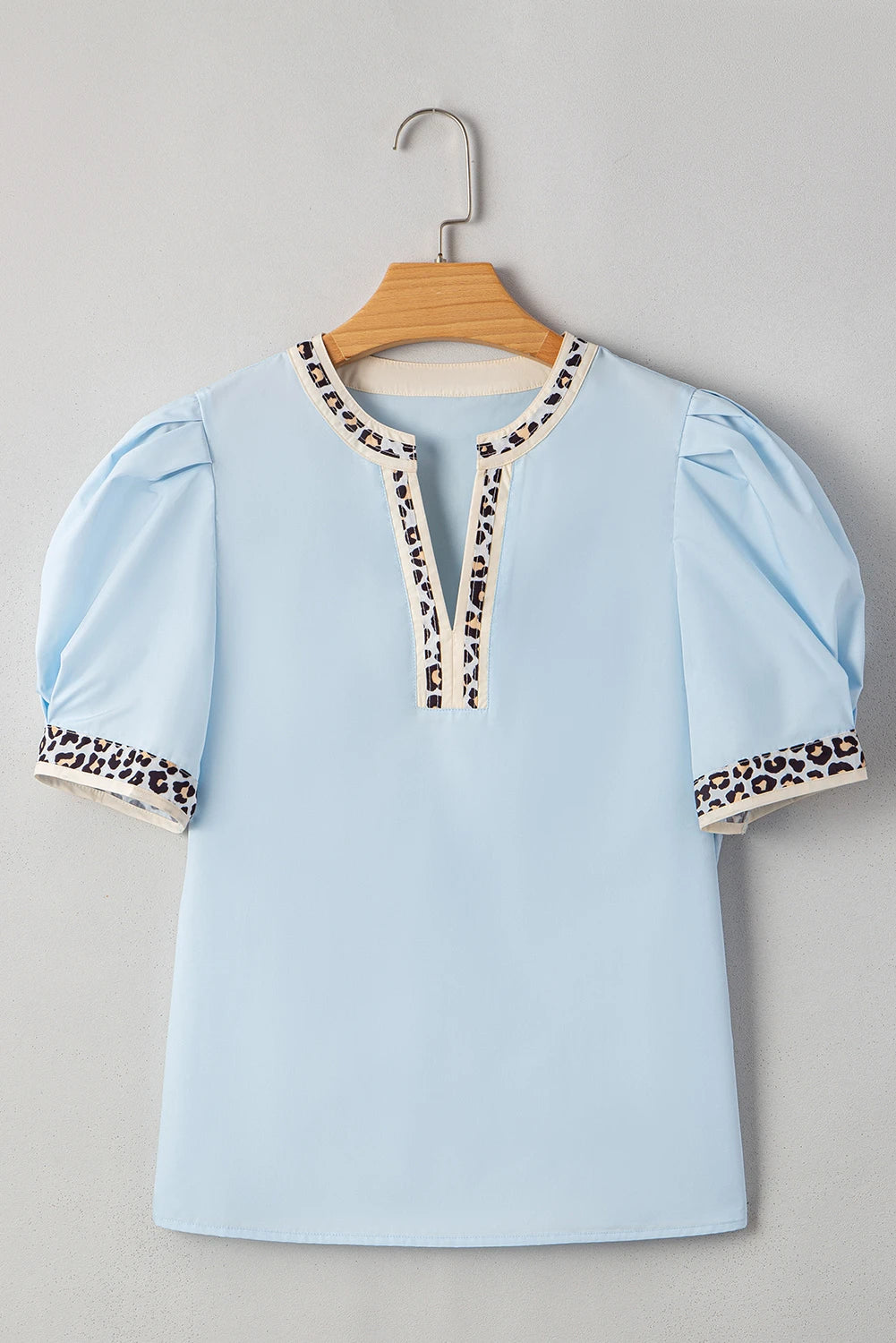 Leopard Contrast Trim Split Neck Puff Sleeve Blouse