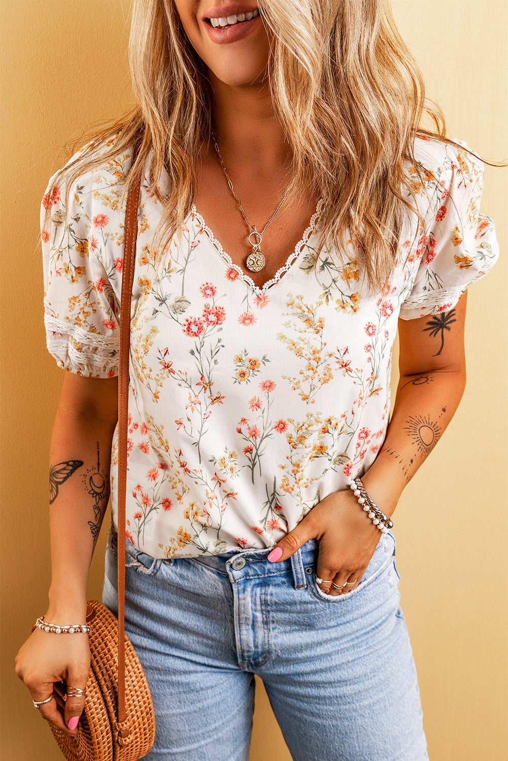 Floral Lace Trim Puff Sleeve Blouse