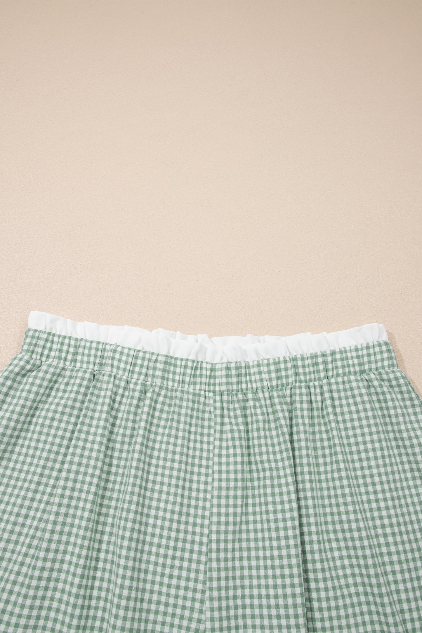 Plus Size Gingham Plaid Ruffle Contrast Trim Shorts