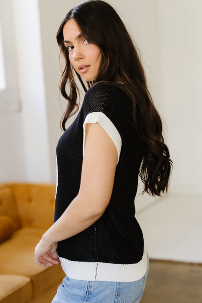 Western Horseshoe Contrast Trim Short Sleeve Sweater