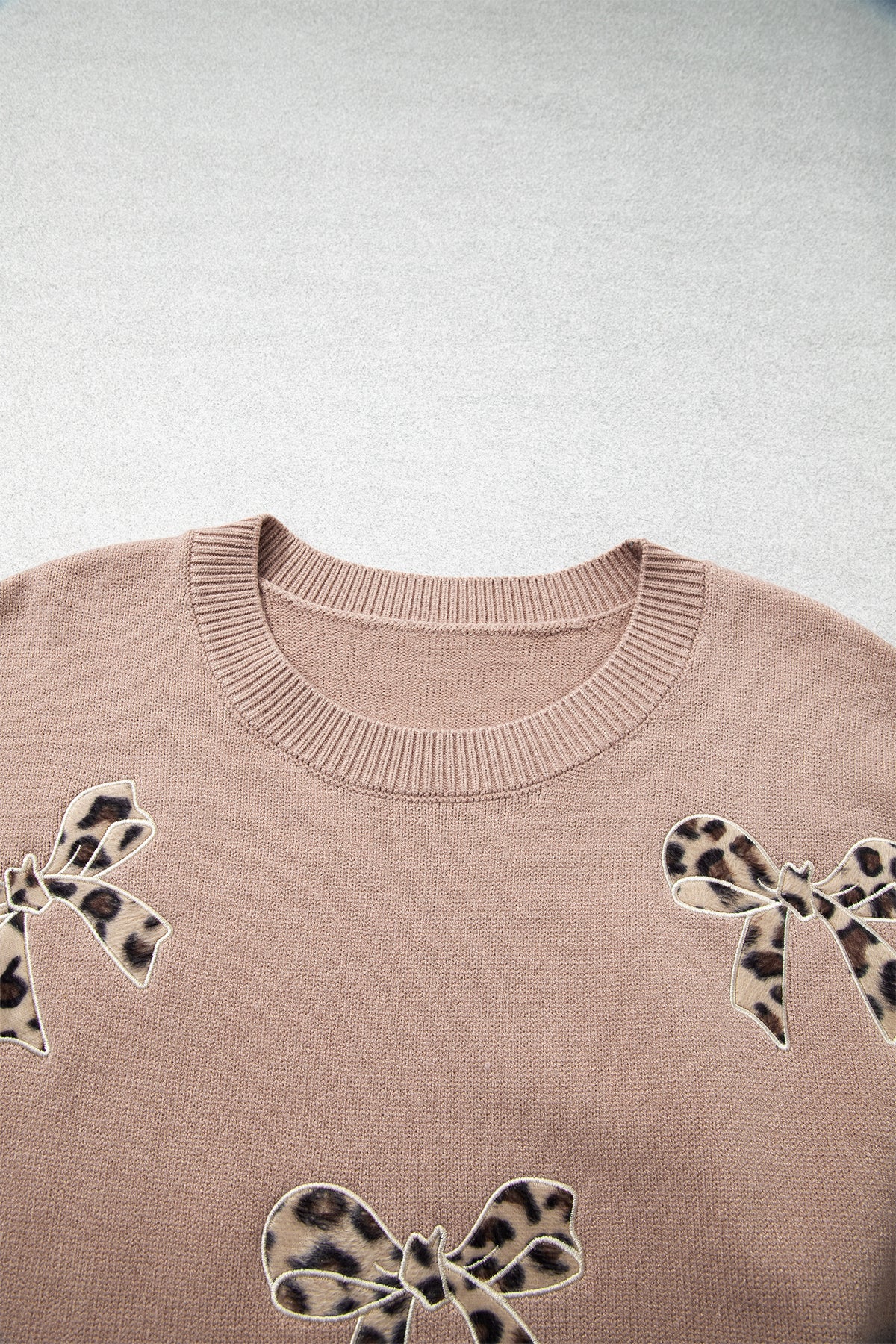 Plus Size Leopard Bow Embroidered Patch Sweater