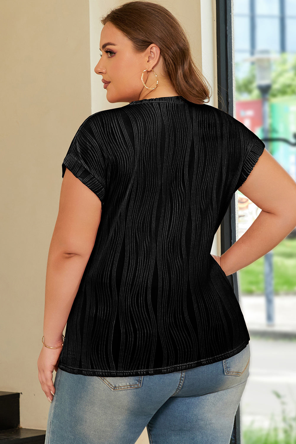 Plus Size Solid Wavy Textured Short Sleeve Tee