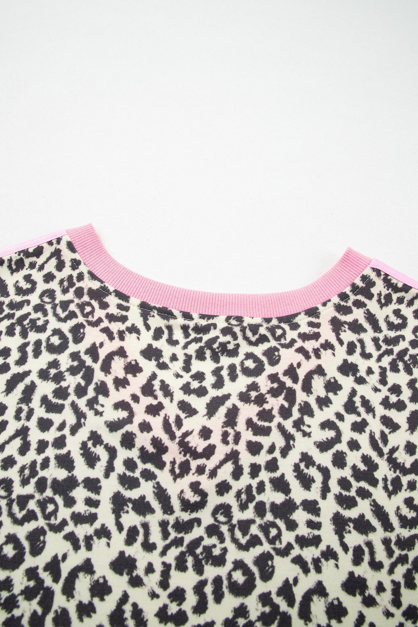 Leopard Contrast V-Neck Short Sleeve Top