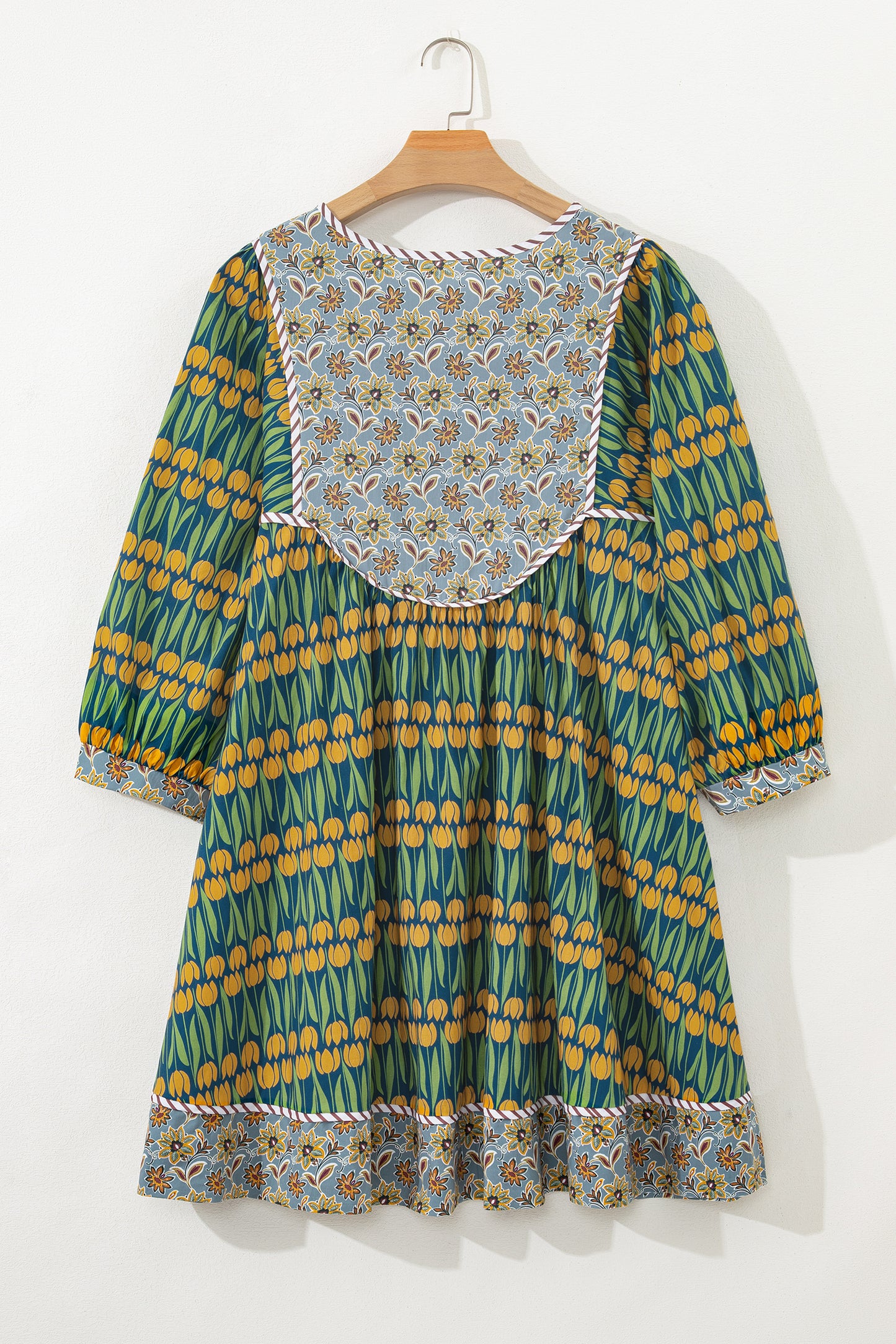 Plus Size Floral Stripe Trim 3/4 Sleeve Mini Dress