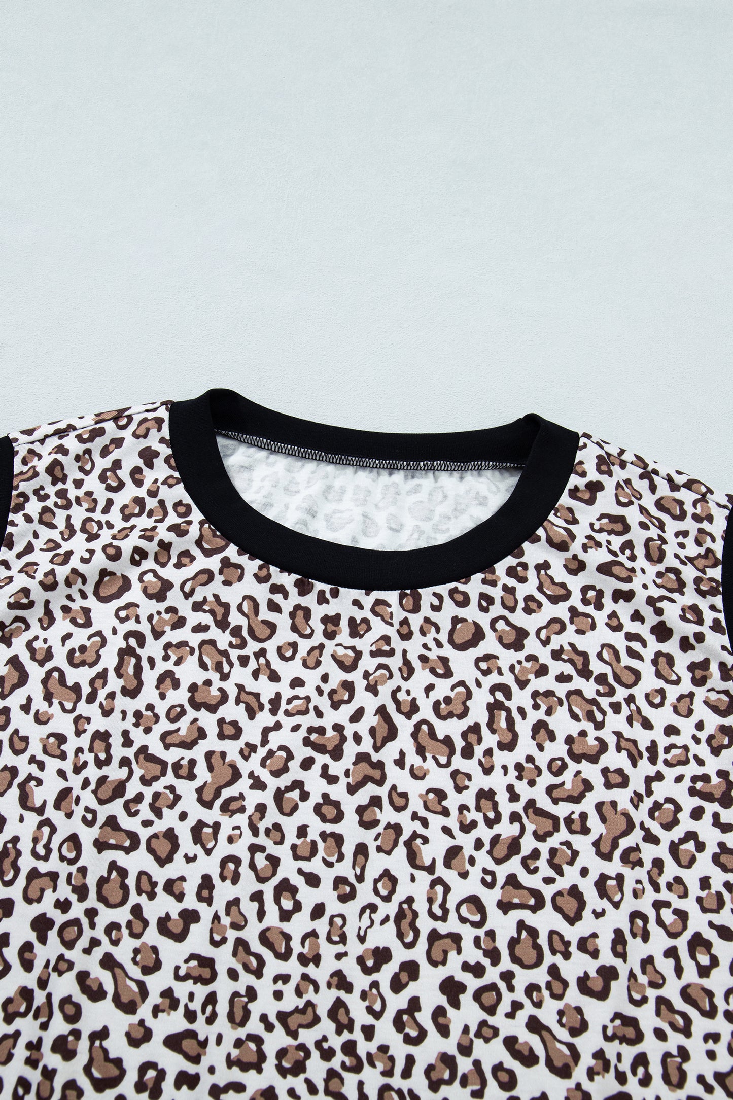 Plus Size Leopard Contrast Trim Sleeveless Top