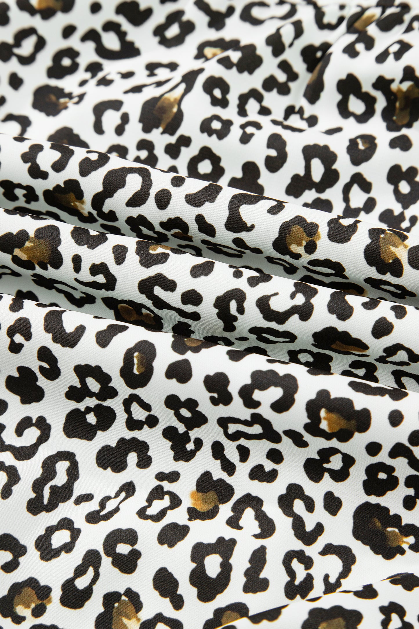 Plus Size Leopard Contrast Trim Puff Sleeve Blouse