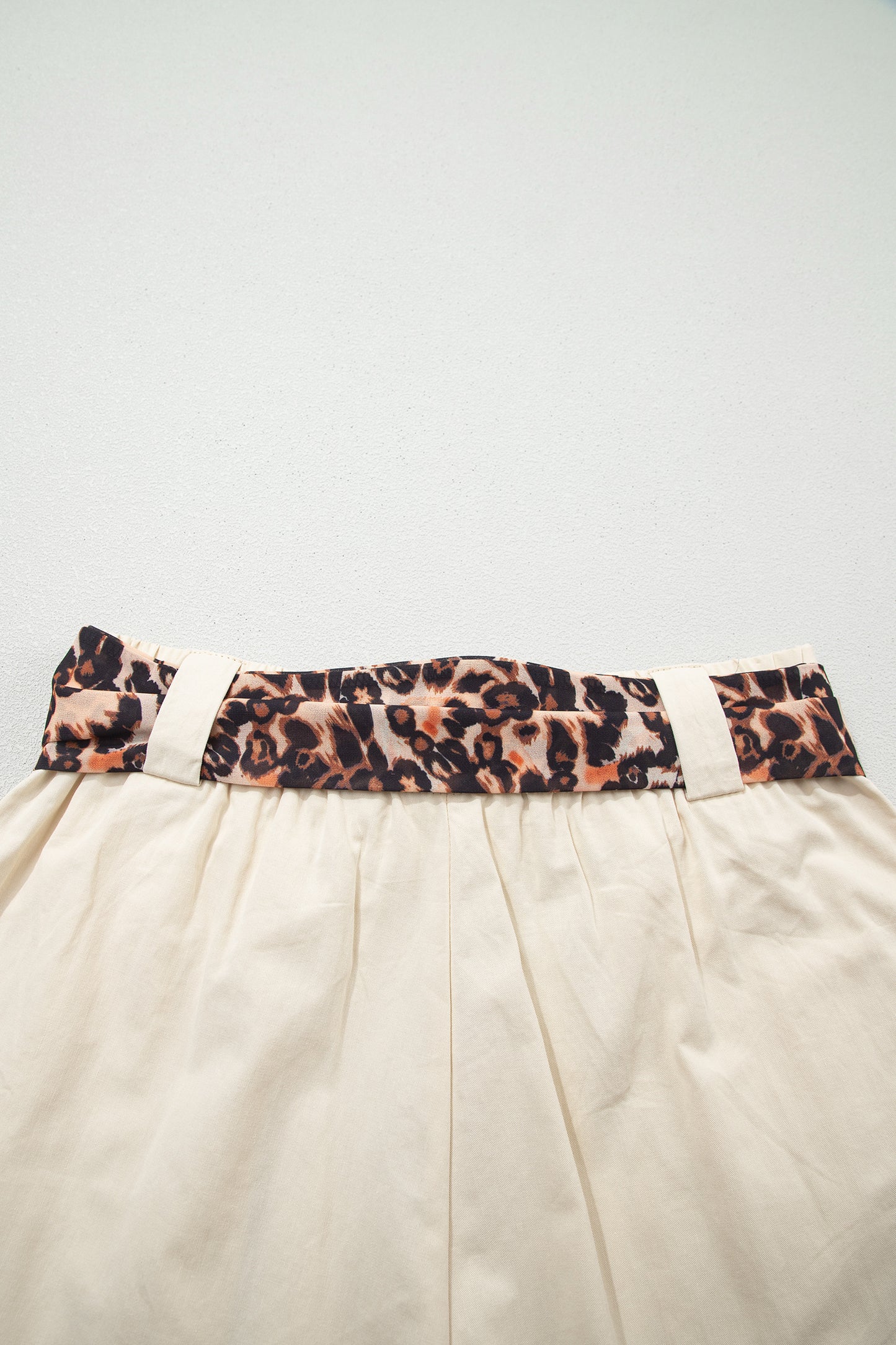 Leopard Contrast Belt Pleated Wide Leg Shorts