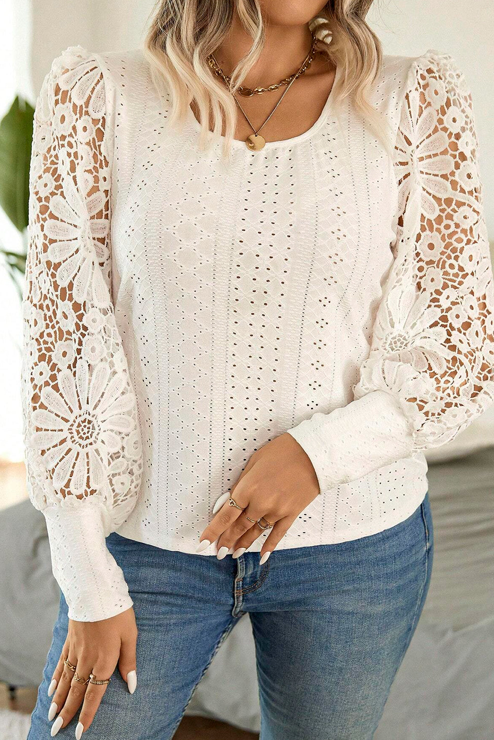 Plus Size Floral Lace Lantern Sleeve Blouse