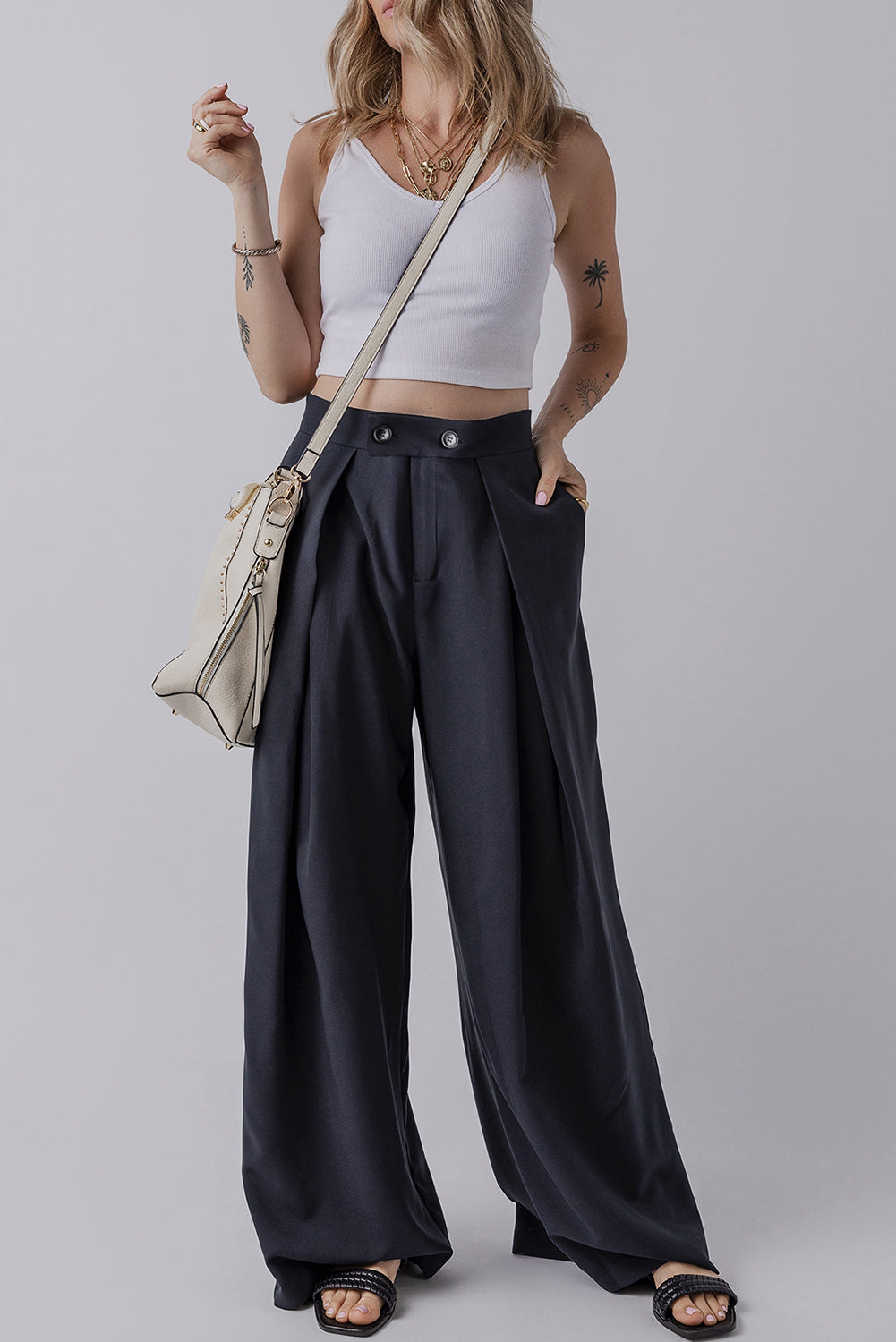 Pleated Wide Leg Buttoned Pants