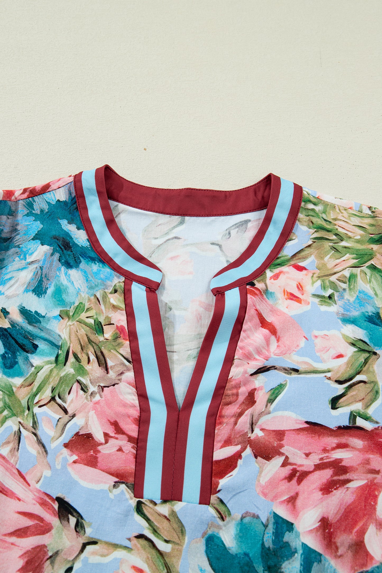 Floral Contrast Trim V-Neck Cuffed 3/4 Sleeve Blouse