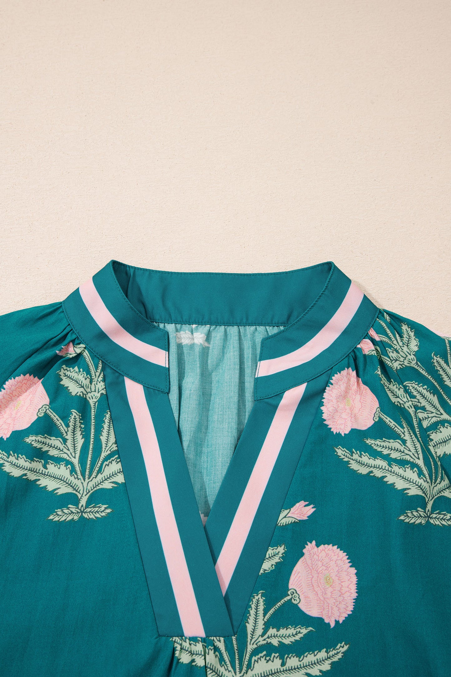 Flower Contrast V-Neck 3/4 Sleeve Blouse