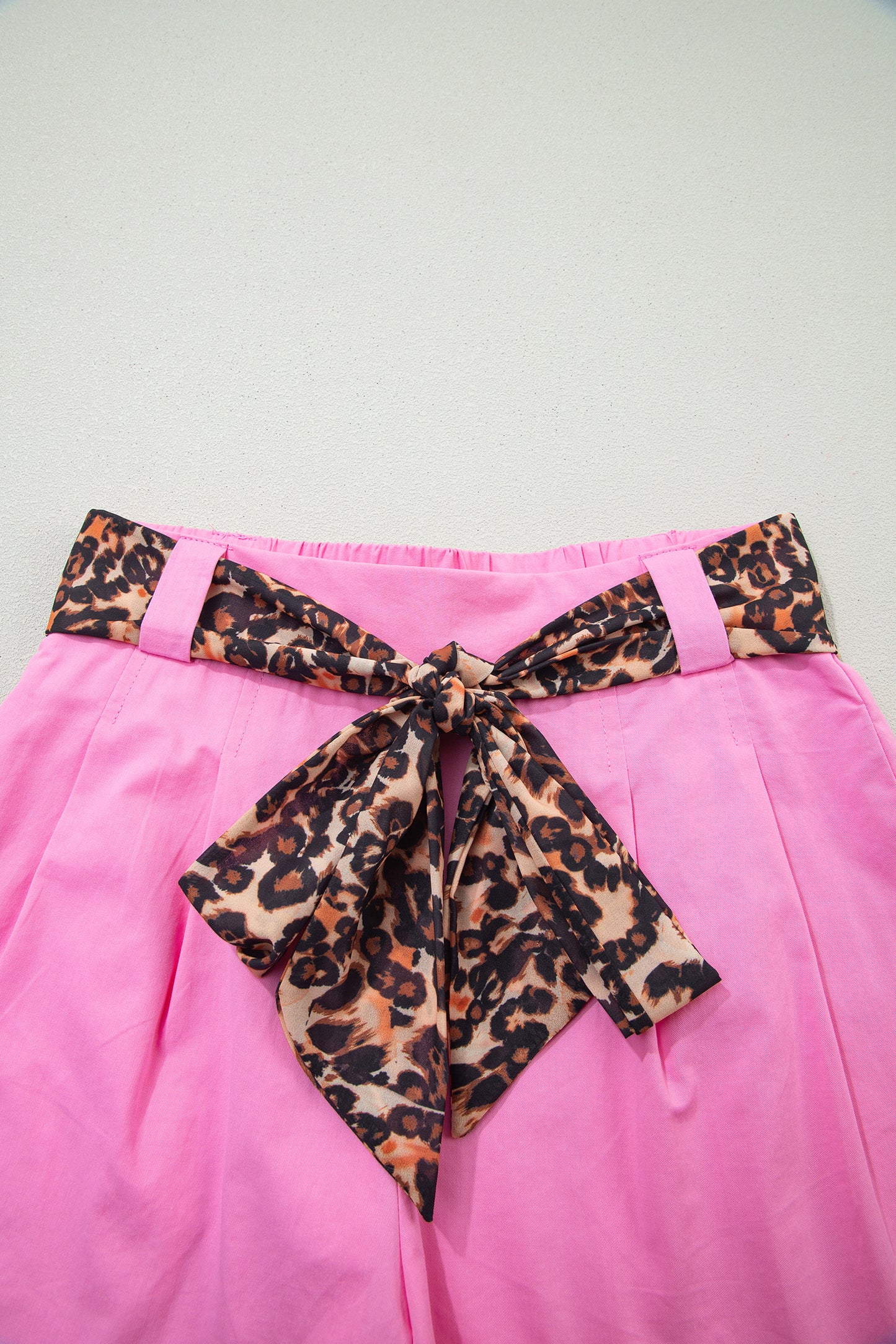 Leopard Contrast Belt Pleated Wide Leg Shorts