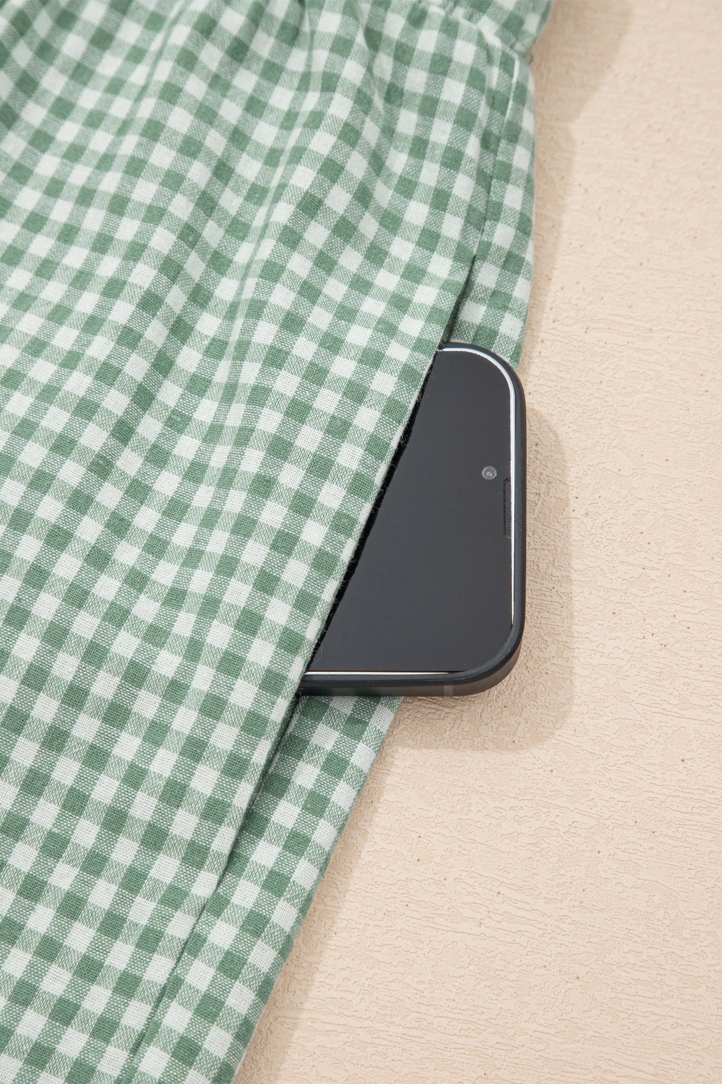 Plus Size Gingham Plaid Ruffle Contrast Trim Shorts