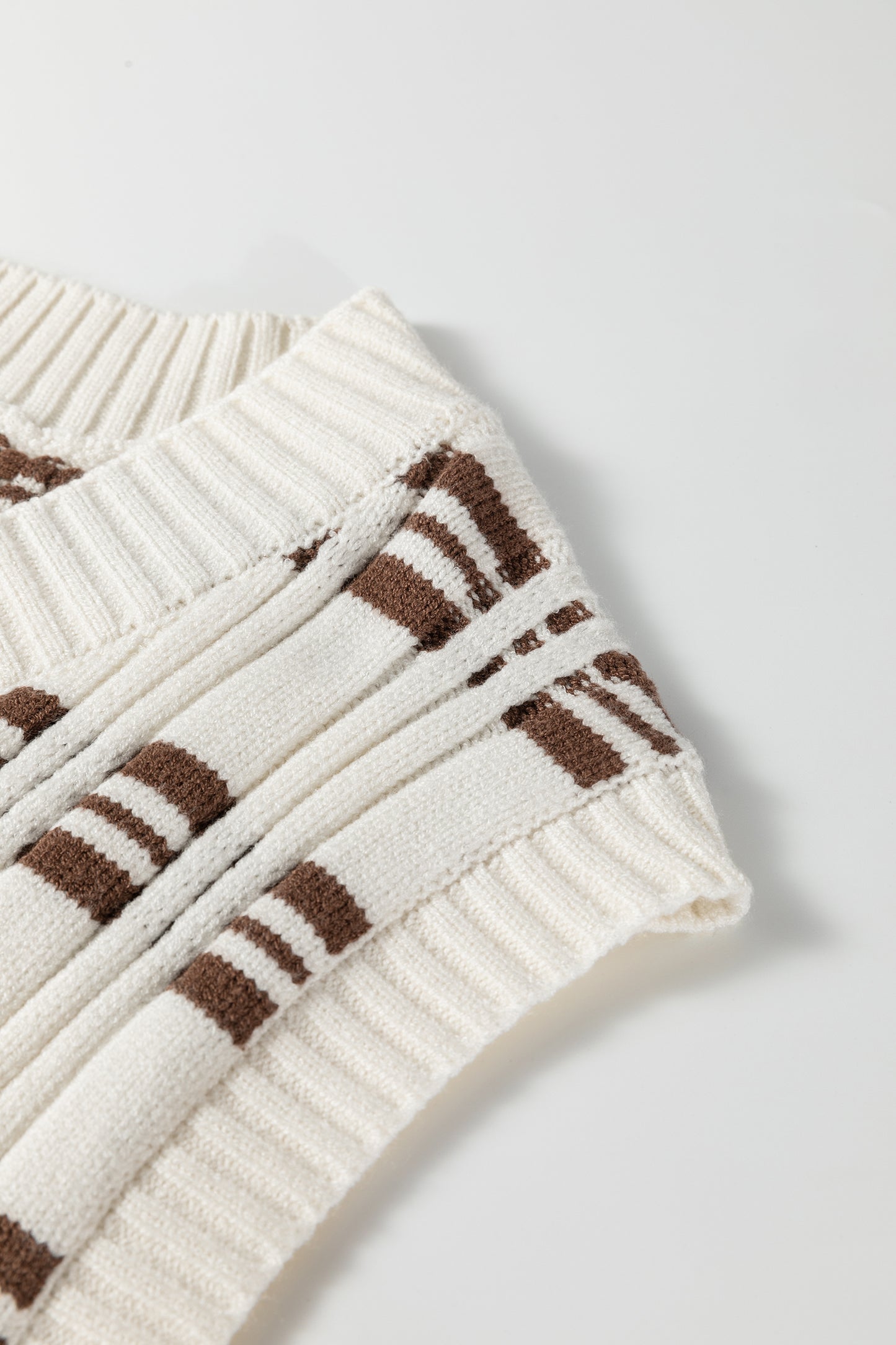 Geometric Textured V-Neck Cropped Sweater Top