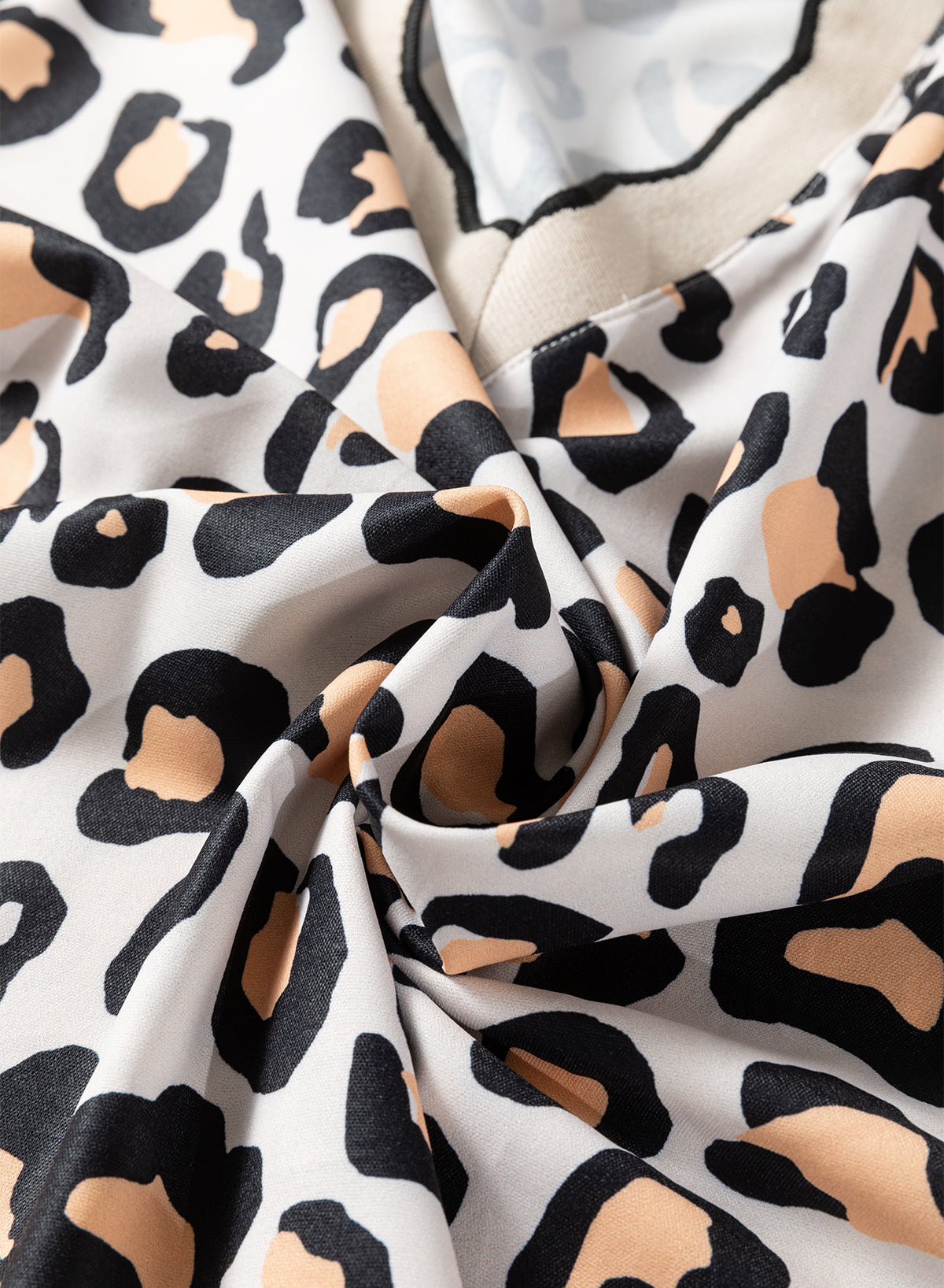 Leopard Contrast Scallop V-Neck Long Sleeve Blouse
