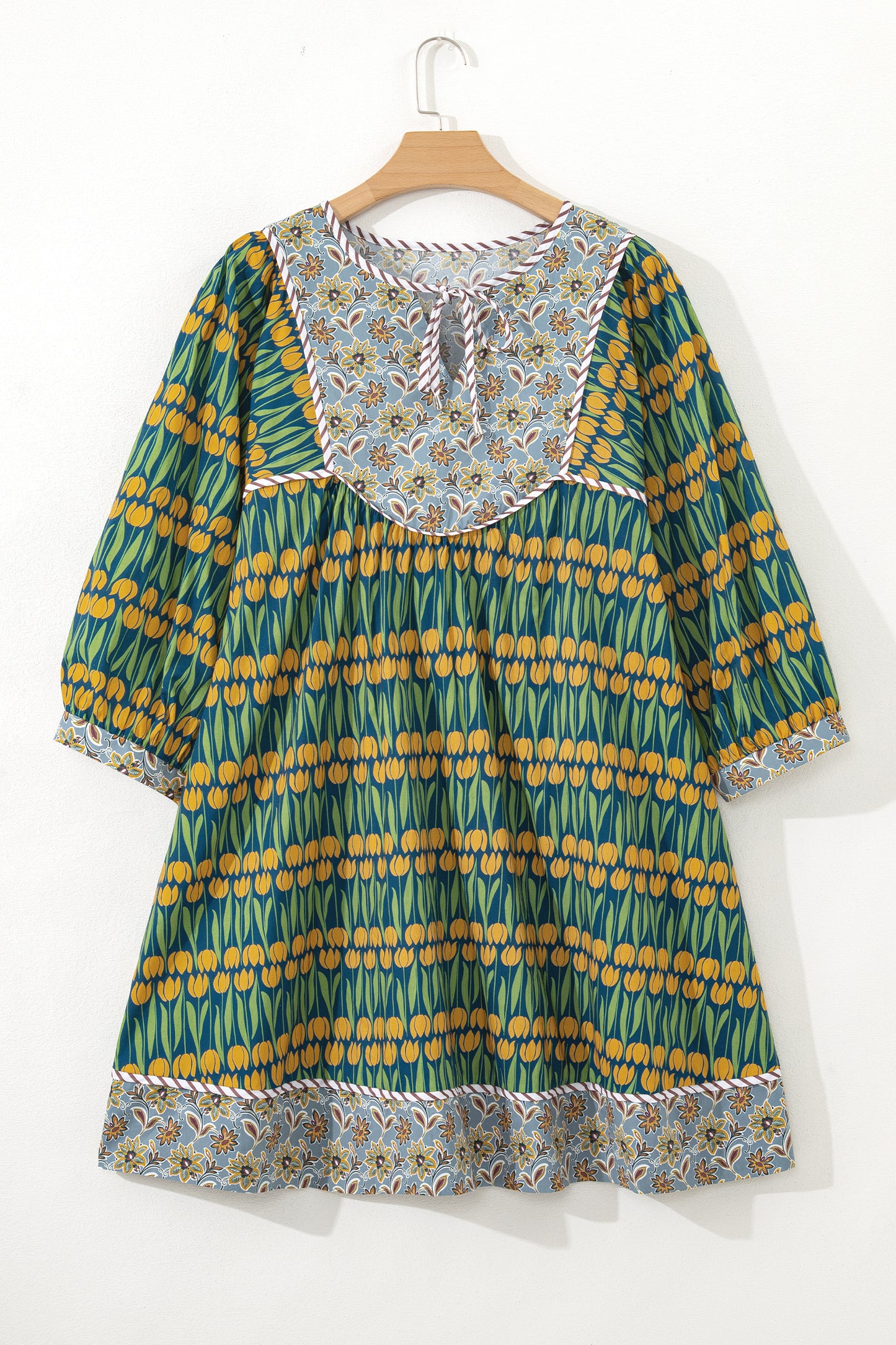 Plus Size Floral Stripe Trim 3/4 Sleeve Mini Dress