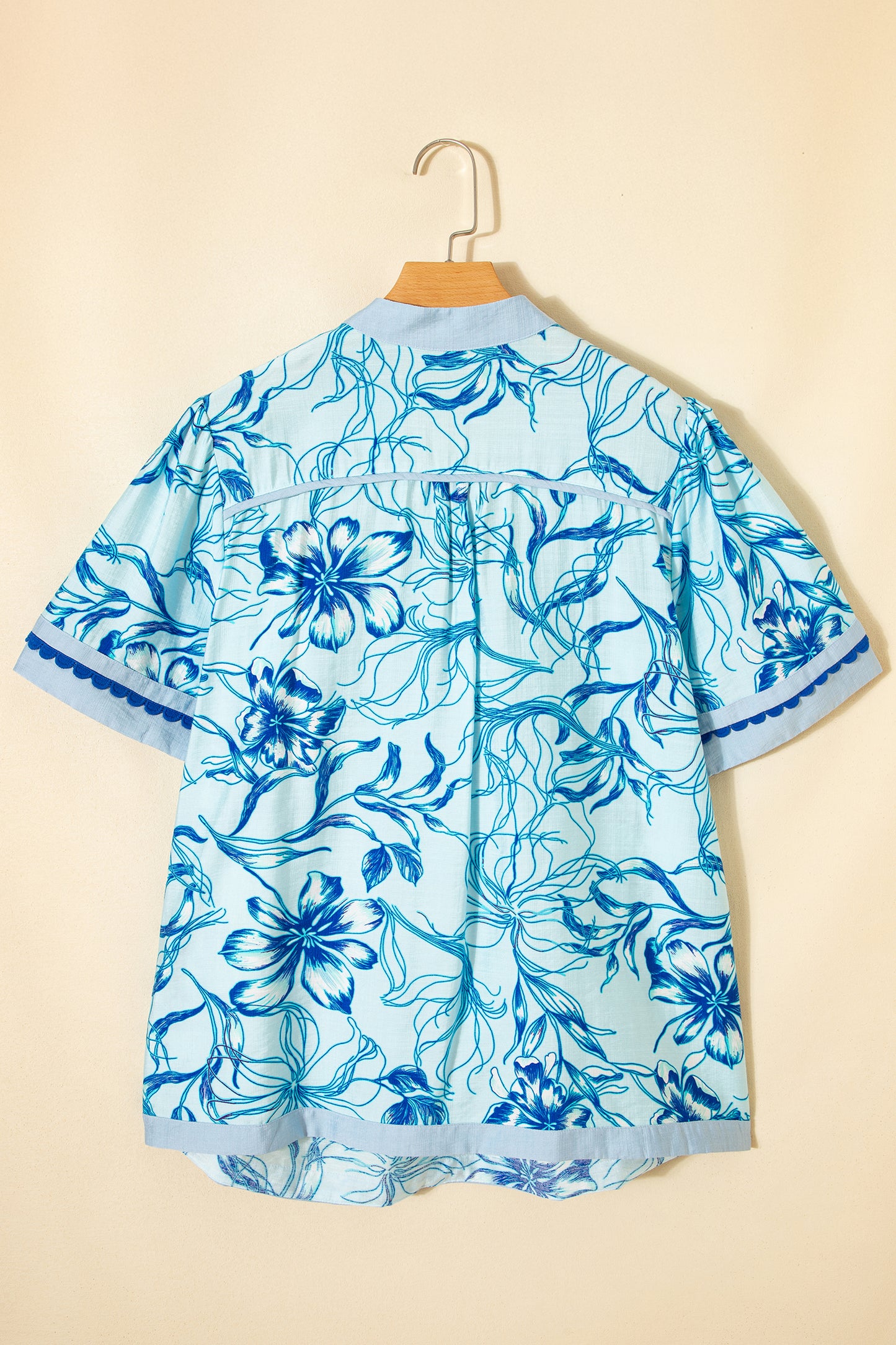 Plus Size Scallop Trim Floral Short Sleeve Blouse