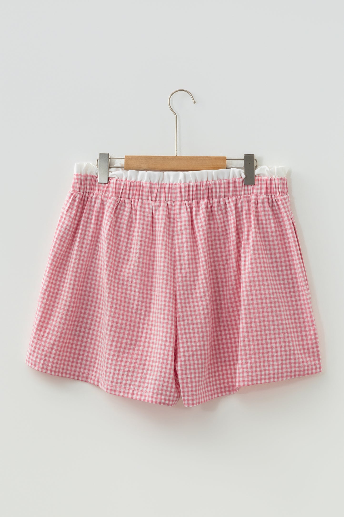 Plus Size Gingham Plaid Ruffle Contrast Trim Shorts