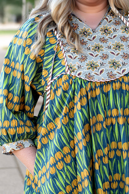 Plus Size Floral Stripe Trim 3/4 Sleeve Mini Dress